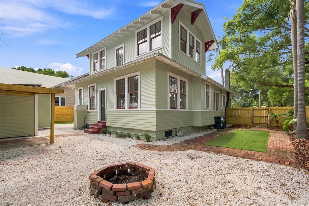 For Sale: $699,000 (3 beds, 2 baths, 1926 Square Feet)