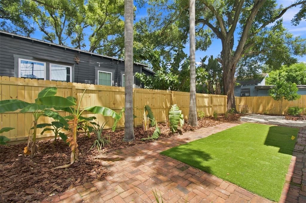For Sale: $699,000 (3 beds, 2 baths, 1926 Square Feet)