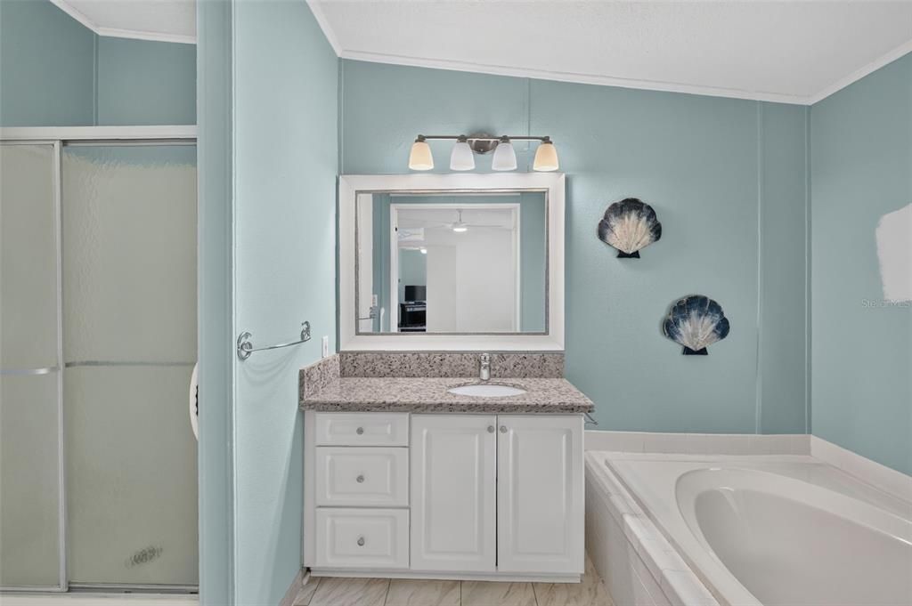 For Sale: $188,000 (3 beds, 2 baths, 1296 Square Feet)