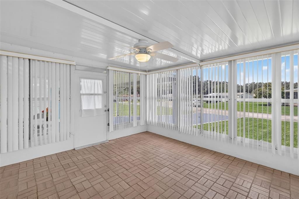 For Sale: $188,000 (3 beds, 2 baths, 1296 Square Feet)