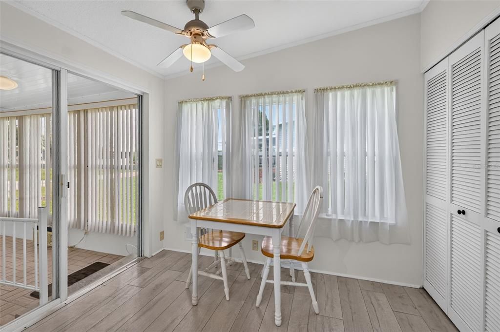 For Sale: $188,000 (3 beds, 2 baths, 1296 Square Feet)