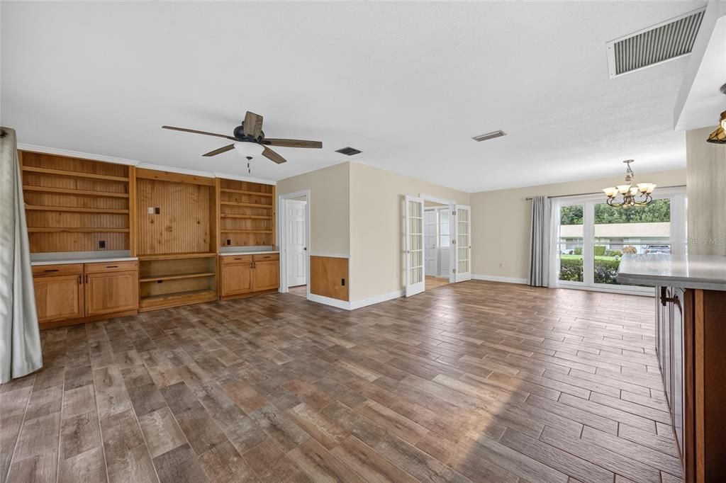 Activo con contrato: $795,000 (3 camas, 2 baños, 1807 Pies cuadrados)