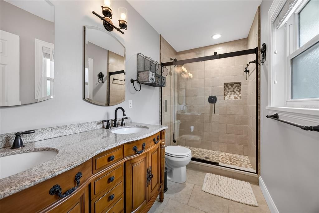 Activo con contrato: $795,000 (3 camas, 2 baños, 1807 Pies cuadrados)
