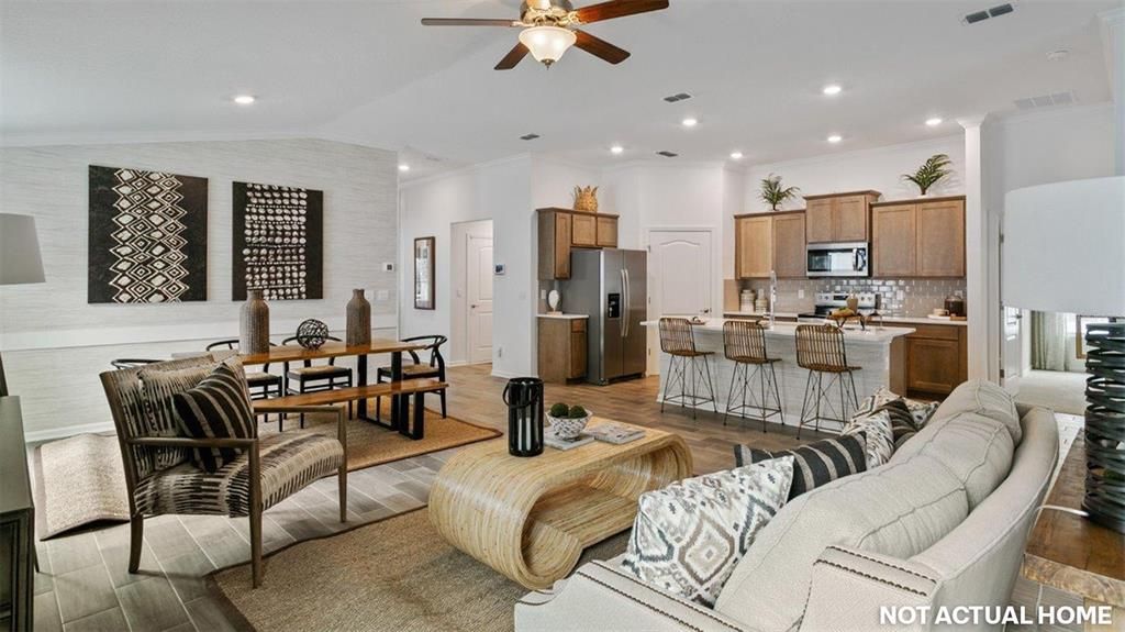 For Sale: $382,600 (2 beds, 2 baths, 1799 Square Feet)