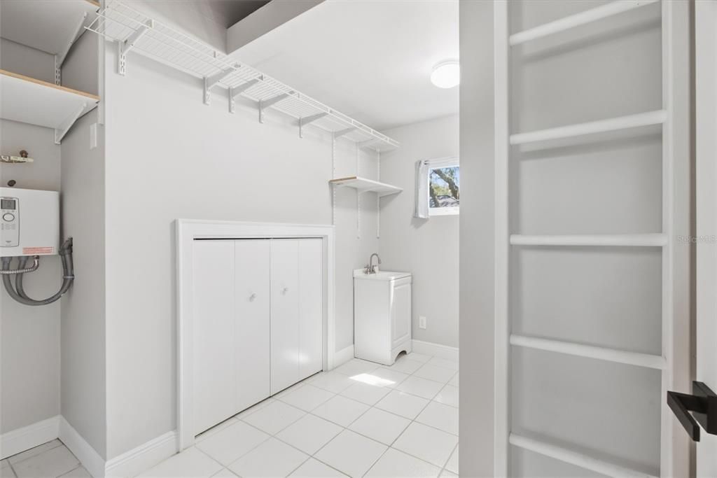 En Renta: $7,500 (4 camas, 3 baños, 3640 Pies cuadrados)