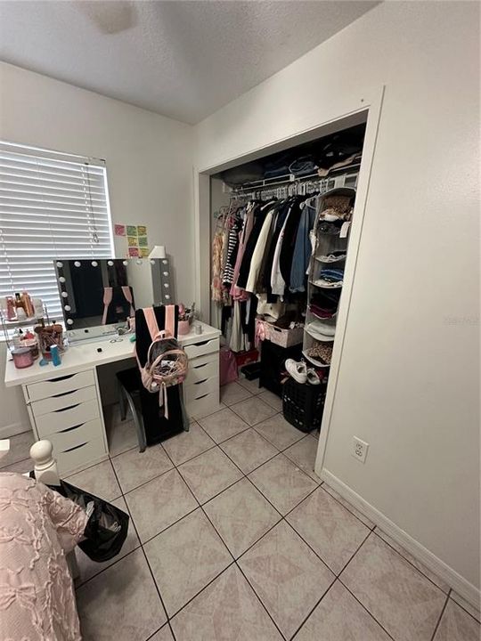 For Sale: $355,000 (3 beds, 2 baths, 1161 Square Feet)