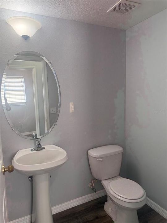 For Rent: $2,000 (4 beds, 2 baths, 2113 Square Feet)