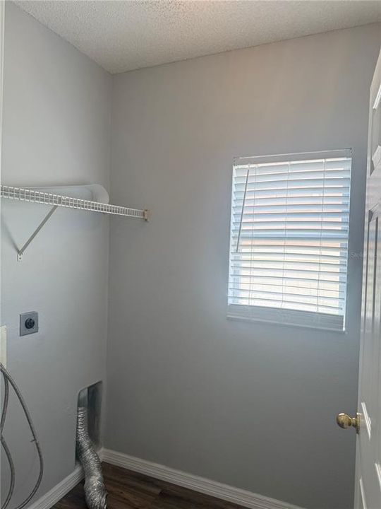 For Rent: $2,000 (4 beds, 2 baths, 2113 Square Feet)