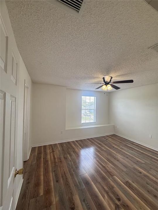For Rent: $2,000 (4 beds, 2 baths, 2113 Square Feet)