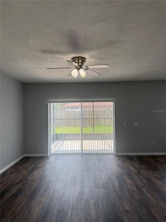 For Rent: $2,000 (4 beds, 2 baths, 2113 Square Feet)