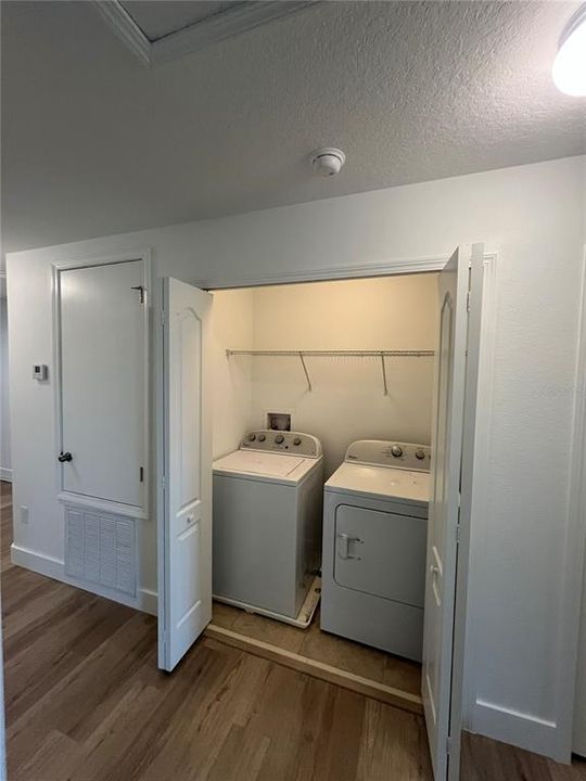 For Rent: $2,280 (3 beds, 2 baths, 1882 Square Feet)