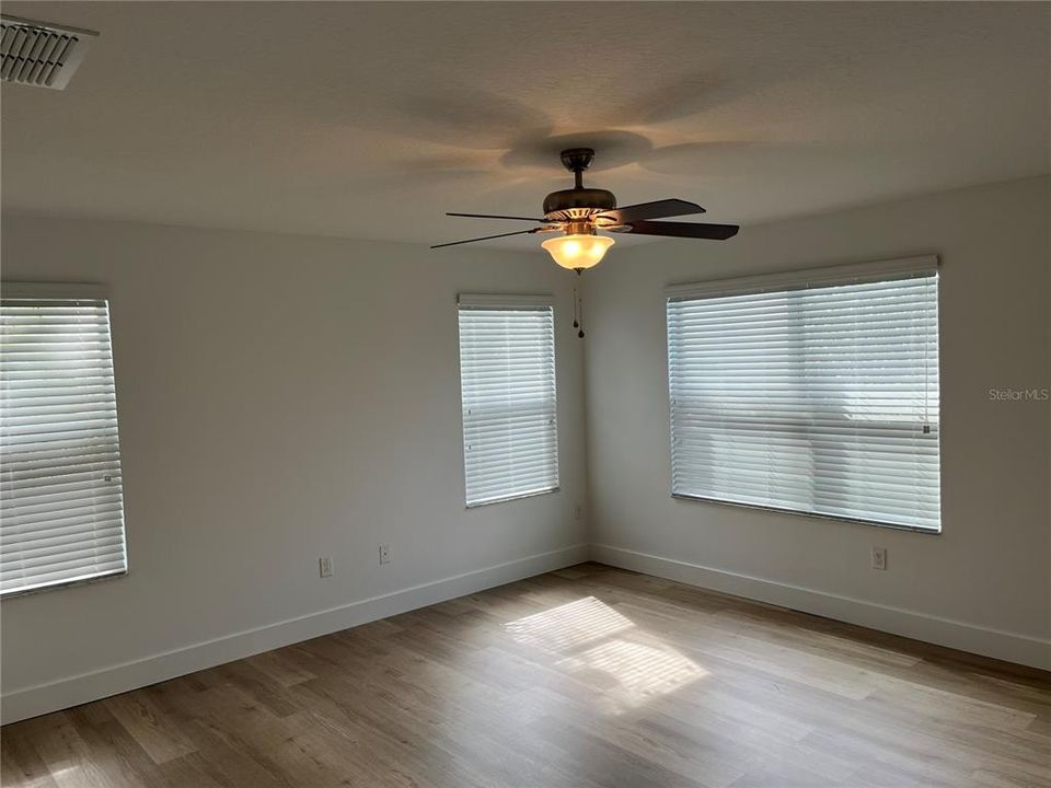 For Rent: $2,280 (3 beds, 2 baths, 1882 Square Feet)