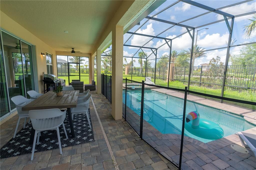 For Sale: $799,000 (9 beds, 6 baths, 4169 Square Feet)