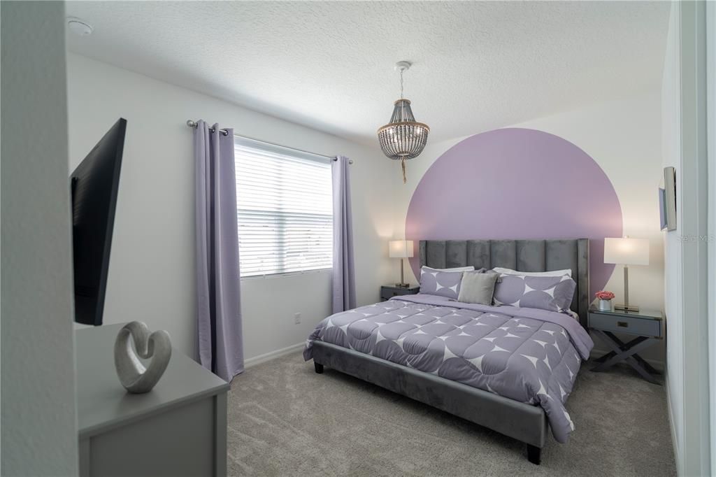 For Sale: $799,000 (9 beds, 6 baths, 4169 Square Feet)