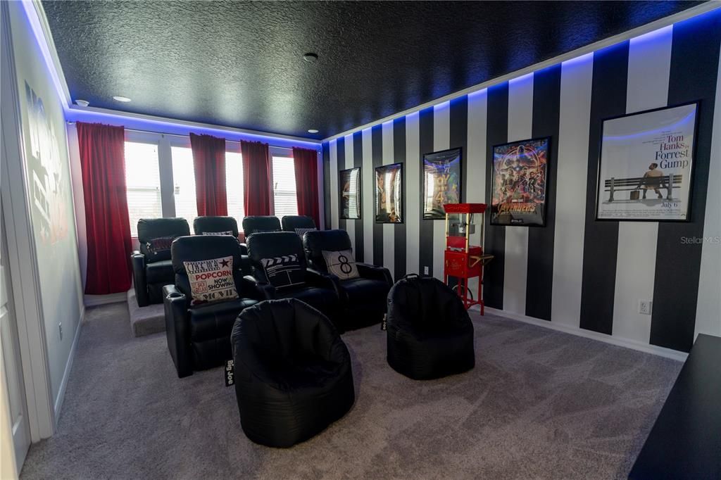 For Sale: $799,000 (9 beds, 6 baths, 4169 Square Feet)