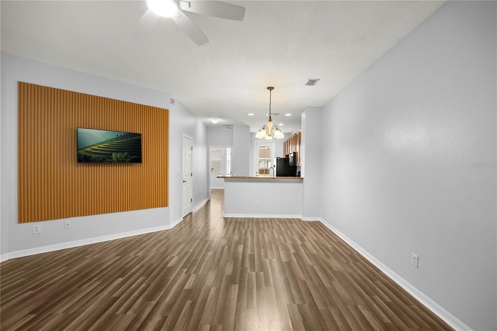 En Venta: $375,000 (4 camas, 2 baños, 1528 Pies cuadrados)