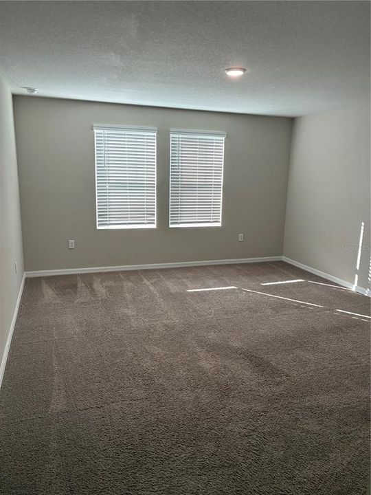 For Sale: $439,900 (5 beds, 3 baths, 2470 Square Feet)