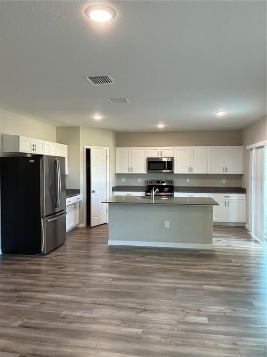 For Sale: $439,900 (5 beds, 3 baths, 2470 Square Feet)