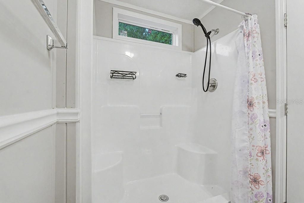 На продажу: $164,900 (2 спален, 2 ванн, 837 Квадратных фут)