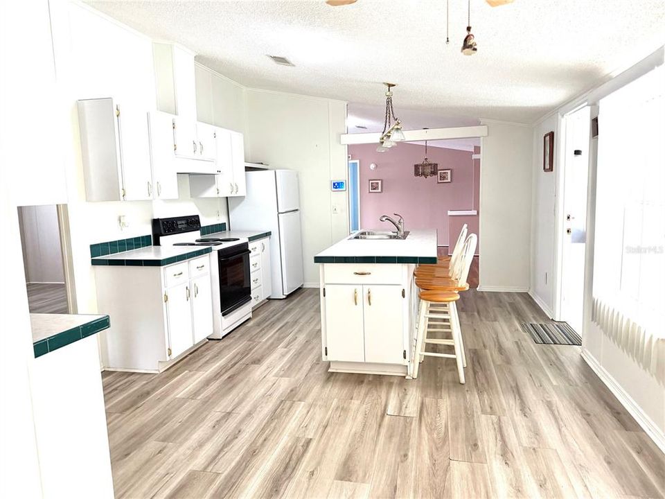 For Sale: $255,000 (3 beds, 2 baths, 1960 Square Feet)