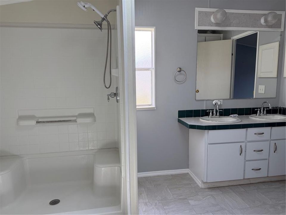For Sale: $255,000 (3 beds, 2 baths, 1960 Square Feet)