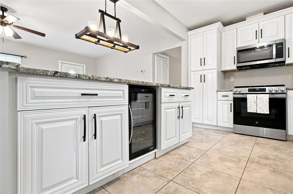 En Venta: $569,900 (5 camas, 3 baños, 2032 Pies cuadrados)