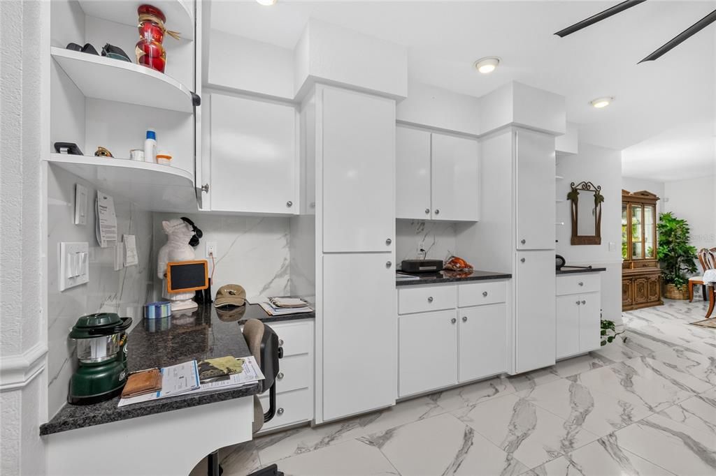 На продажу: $699,999 (3 спален, 2 ванн, 2783 Квадратных фут)