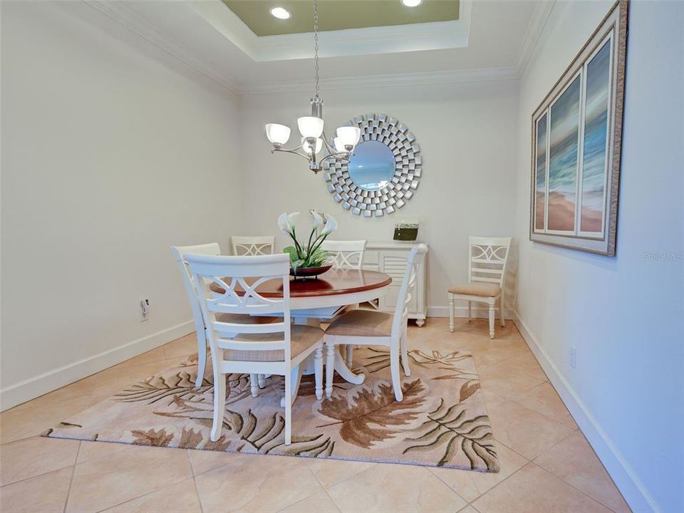 Activo con contrato: $325,000 (2 camas, 2 baños, 1558 Pies cuadrados)