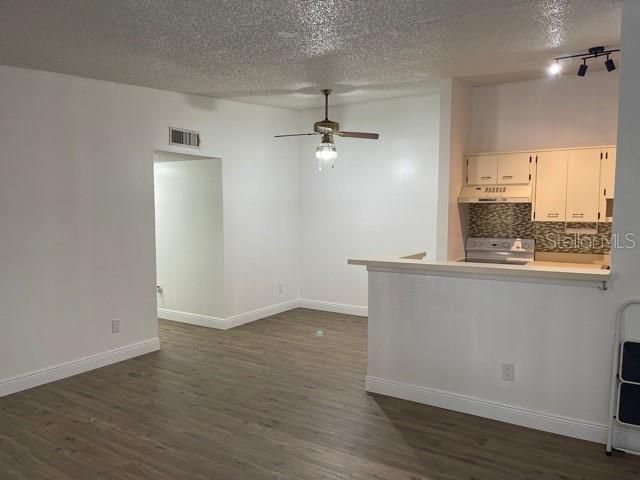 For Rent: $1,495 (2 beds, 1 baths, 825 Square Feet)