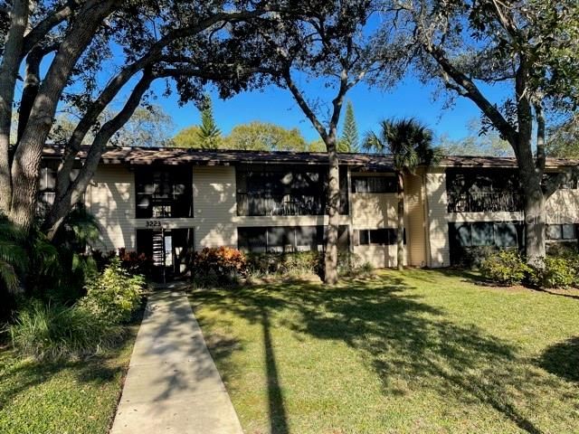 For Rent: $1,495 (2 beds, 1 baths, 825 Square Feet)