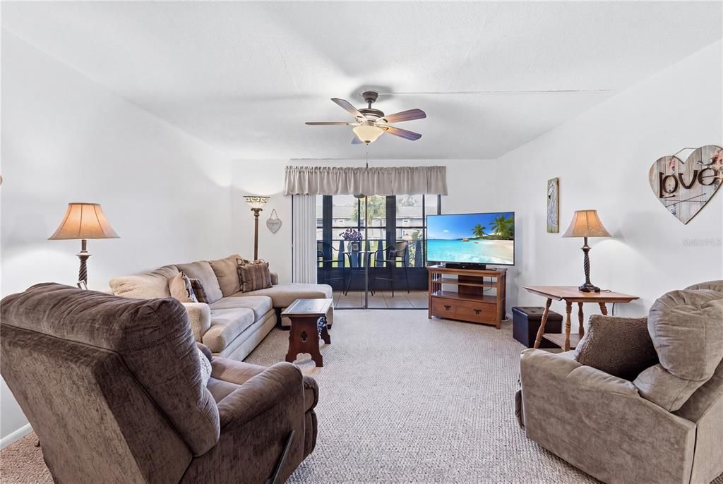 For Sale: $112,000 (1 beds, 1 baths, 780 Square Feet)