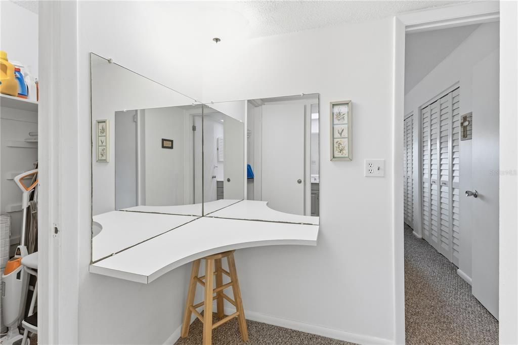For Sale: $112,000 (1 beds, 1 baths, 780 Square Feet)