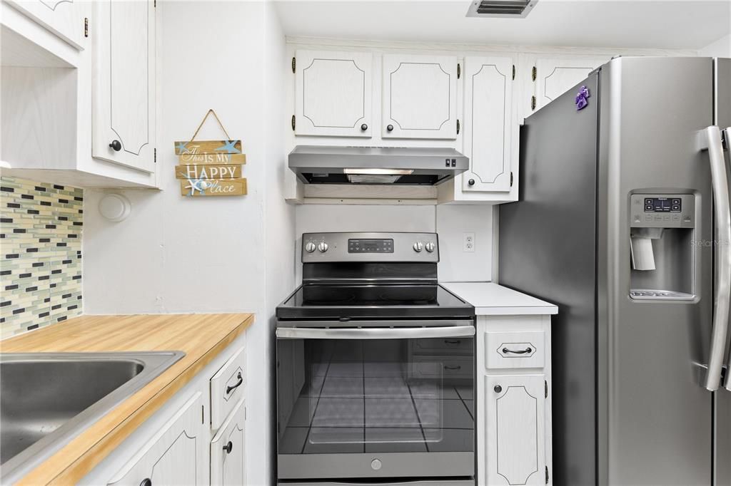 For Sale: $112,000 (1 beds, 1 baths, 780 Square Feet)