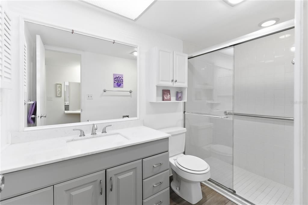 For Sale: $112,000 (1 beds, 1 baths, 780 Square Feet)