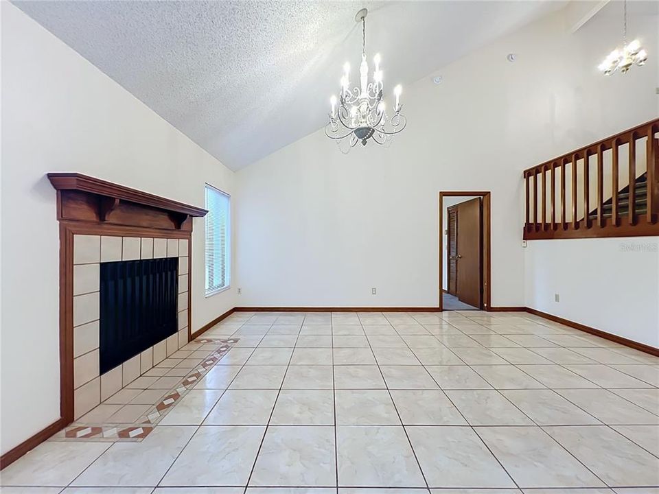 For Rent: $2,500 (3 beds, 2 baths, 1811 Square Feet)
