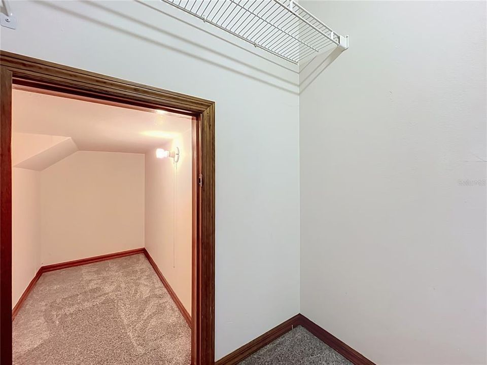 For Rent: $2,500 (3 beds, 2 baths, 1811 Square Feet)