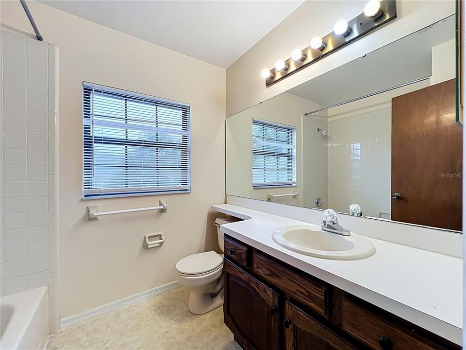 For Rent: $2,500 (3 beds, 2 baths, 1811 Square Feet)