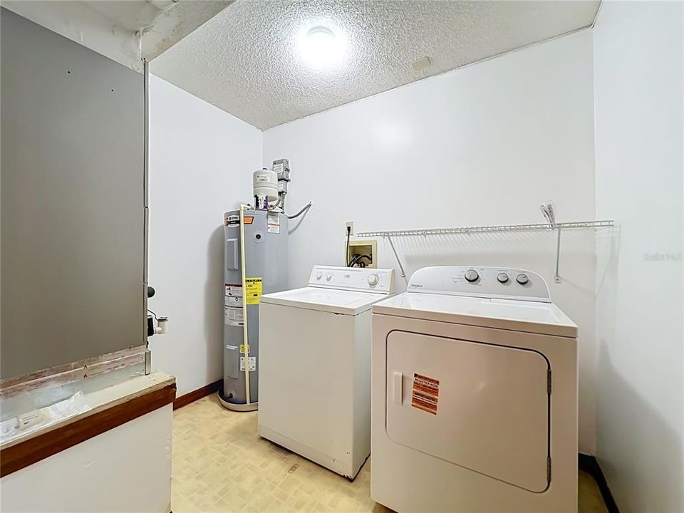 For Rent: $2,500 (3 beds, 2 baths, 1811 Square Feet)