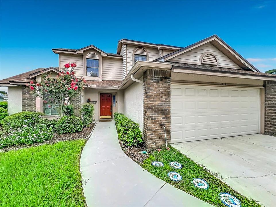 For Rent: $2,500 (3 beds, 2 baths, 1811 Square Feet)