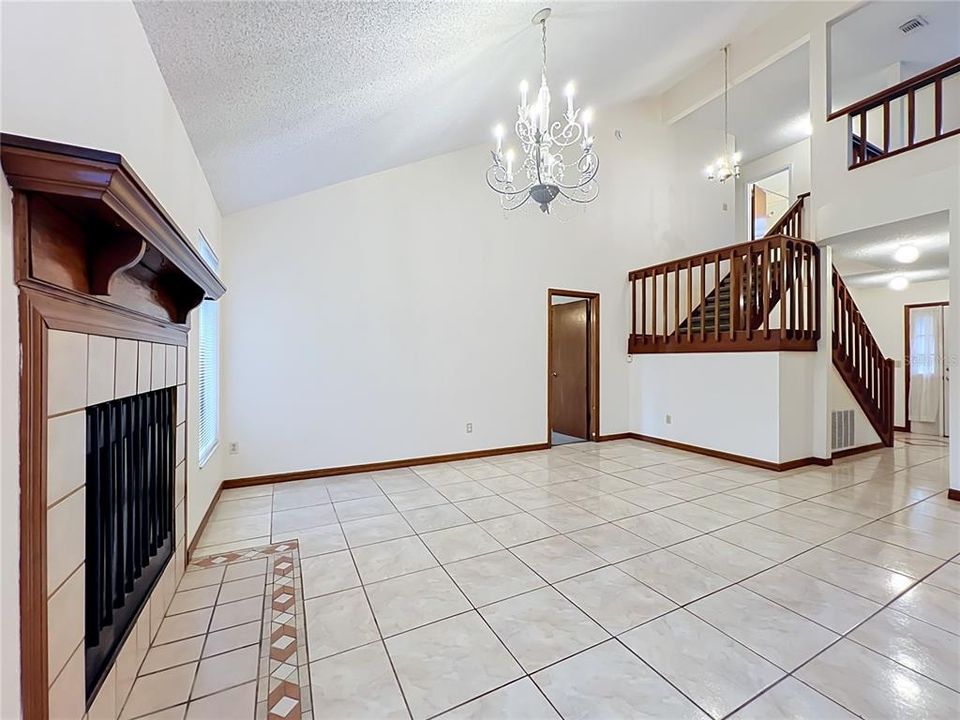 For Rent: $2,500 (3 beds, 2 baths, 1811 Square Feet)