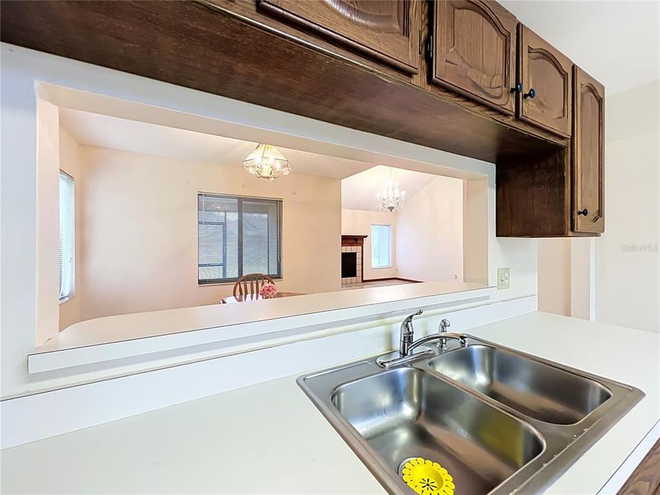 For Rent: $2,500 (3 beds, 2 baths, 1811 Square Feet)