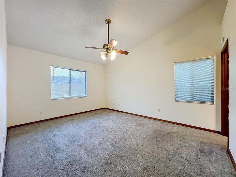 For Rent: $2,500 (3 beds, 2 baths, 1811 Square Feet)