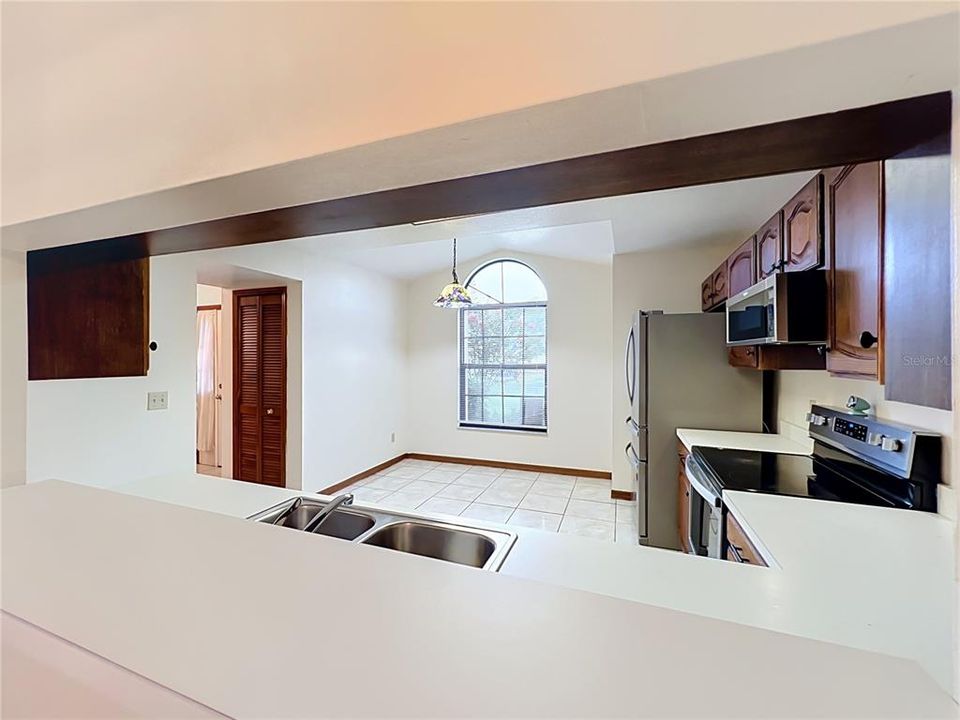 For Rent: $2,500 (3 beds, 2 baths, 1811 Square Feet)