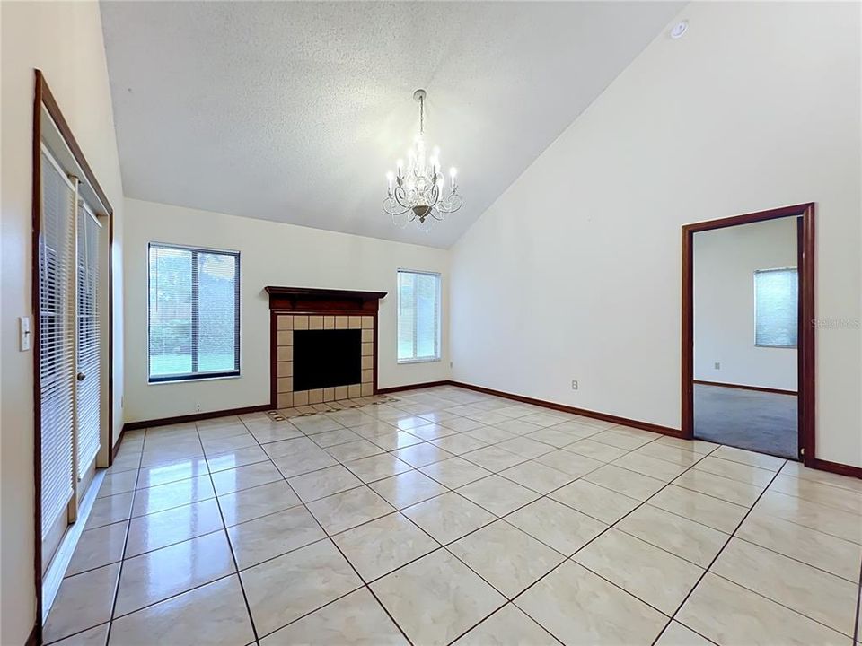 For Rent: $2,500 (3 beds, 2 baths, 1811 Square Feet)