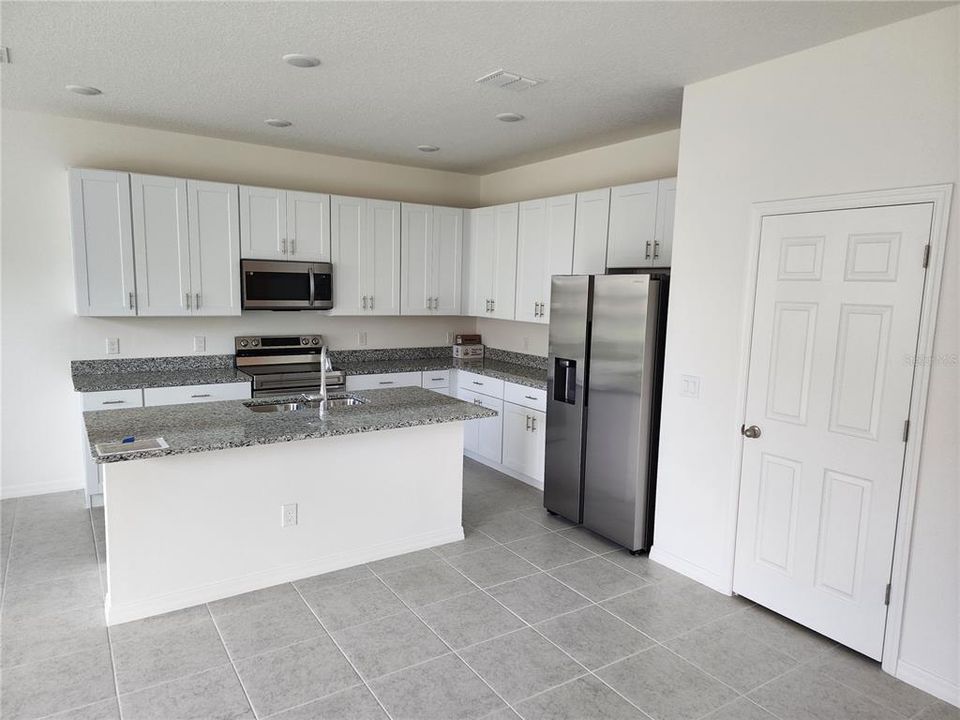 For Rent: $1,895 (3 beds, 2 baths, 1520 Square Feet)