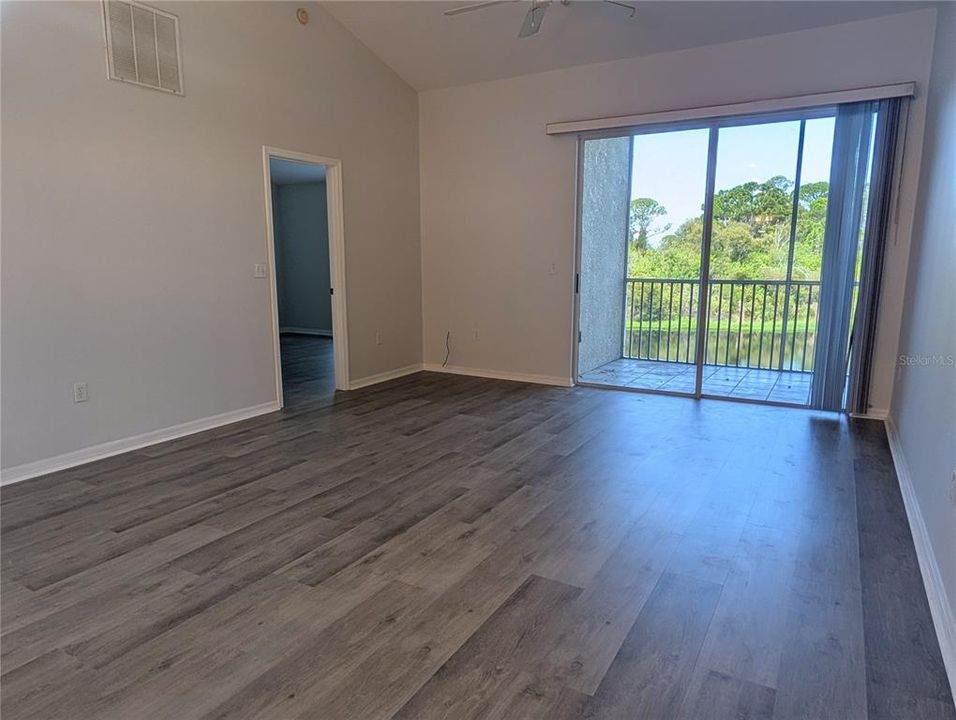В аренду: $1,900 (2 спален, 2 ванн, 1138 Квадратных фут)