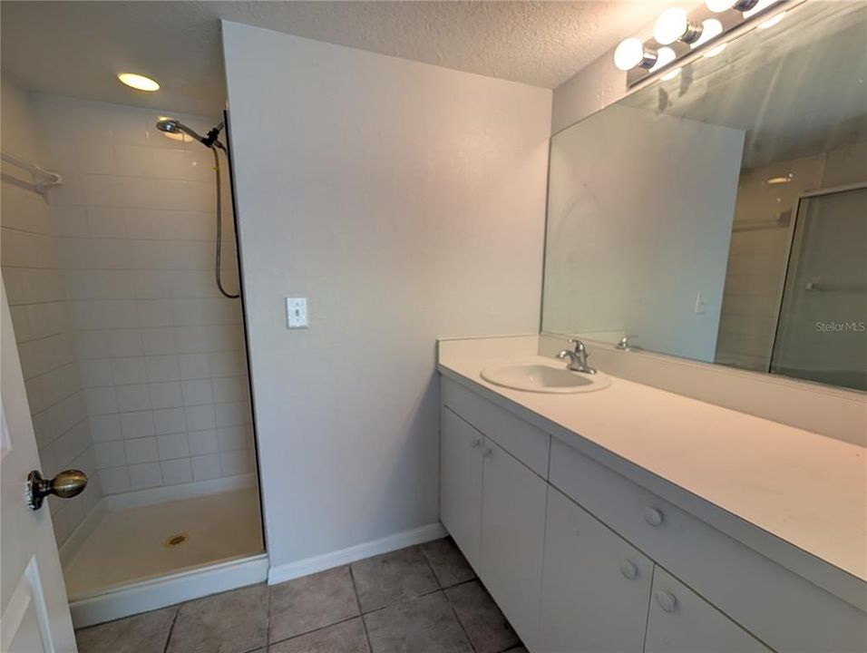 В аренду: $1,900 (2 спален, 2 ванн, 1138 Квадратных фут)