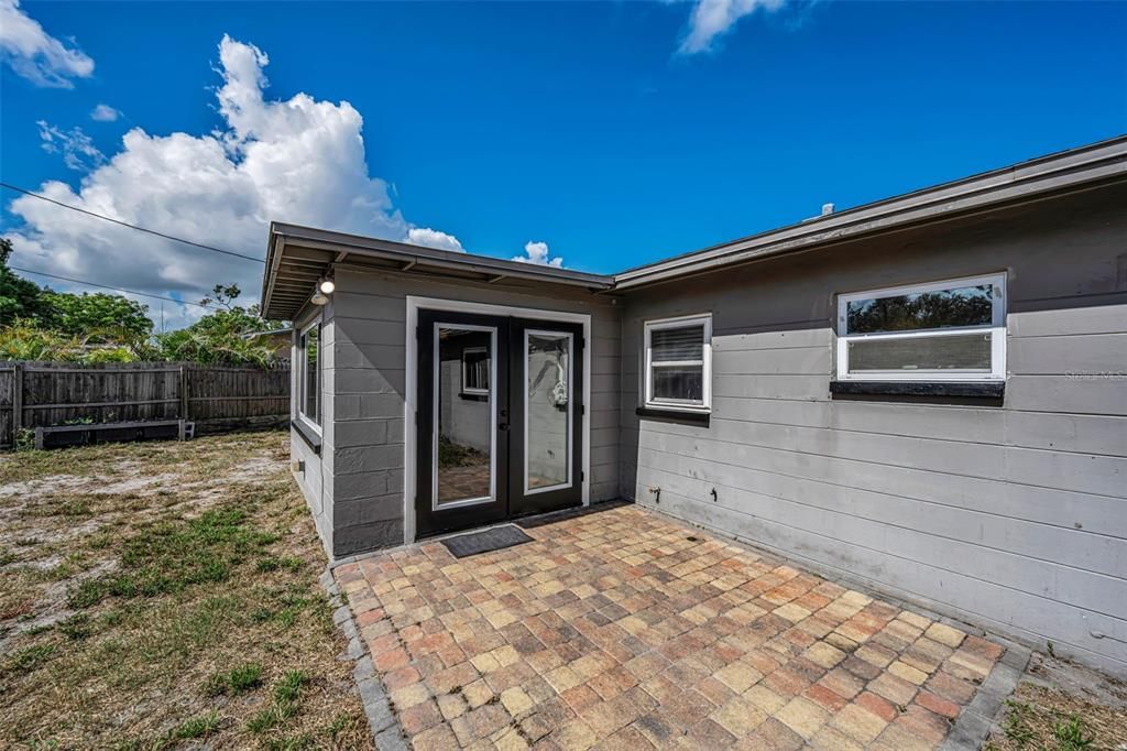For Rent: $2,400 (2 beds, 2 baths, 1092 Square Feet)