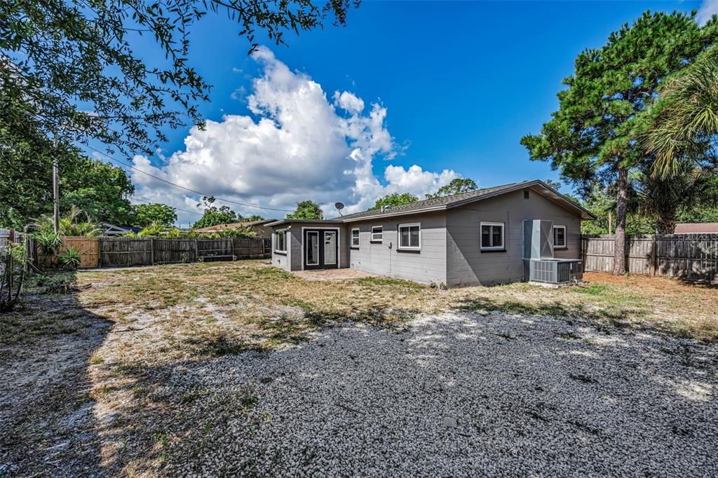 For Rent: $2,400 (2 beds, 2 baths, 1092 Square Feet)
