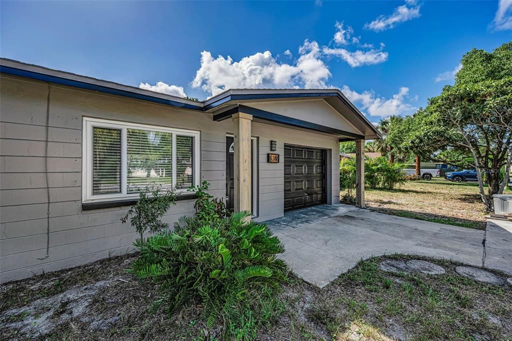 For Rent: $2,400 (2 beds, 2 baths, 1092 Square Feet)